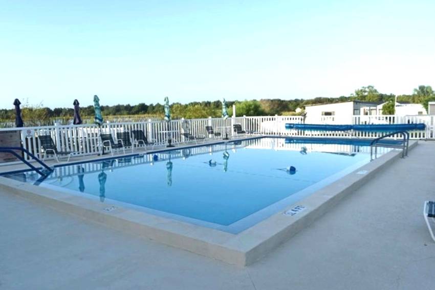 84 Emerald Dr. East a Dundee, FL Mobile or Manufactured Home for Sale